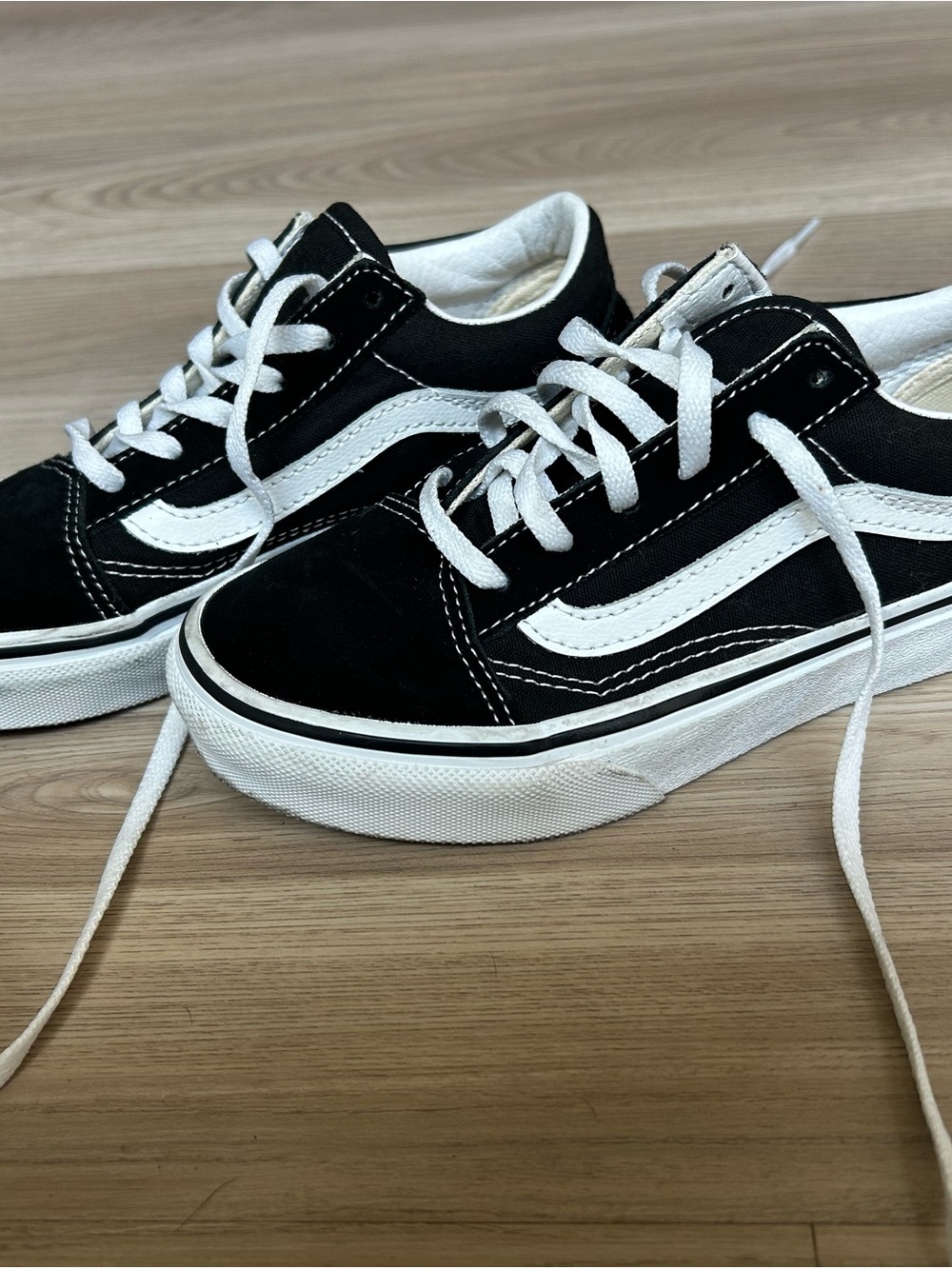 Kids Black and White Skate Sneakers - Classic Low Top